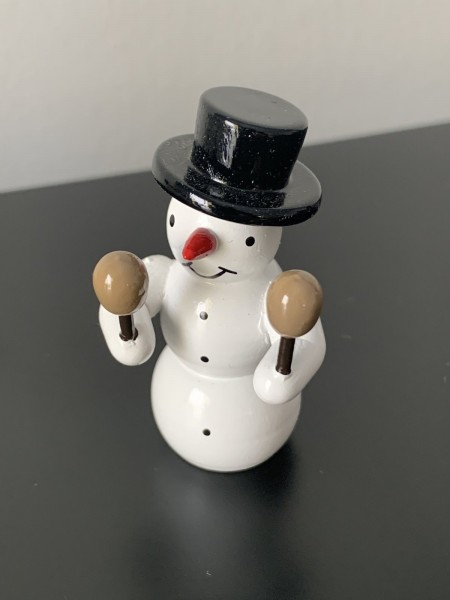 Snowman musician with maracas decorative figure made of wood 5.5cm