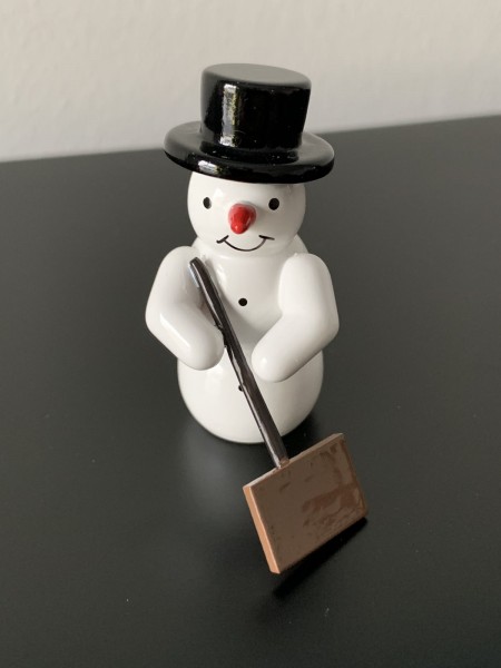 Snowman with snow shovel decorative figure made of wood 5.5cm